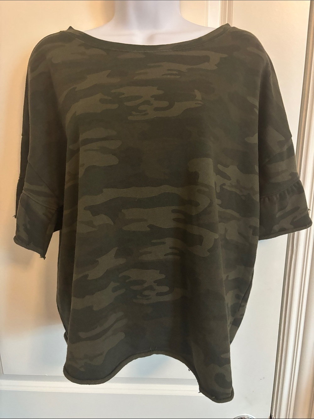 Women’s Camouflage Short Sleeve Crop Top - Olive M #164T